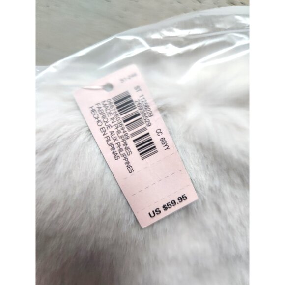 NEW Victoria's Secret Faux Fur Tote & Cozy Fleece Blanket Set - Picture 6 of 9